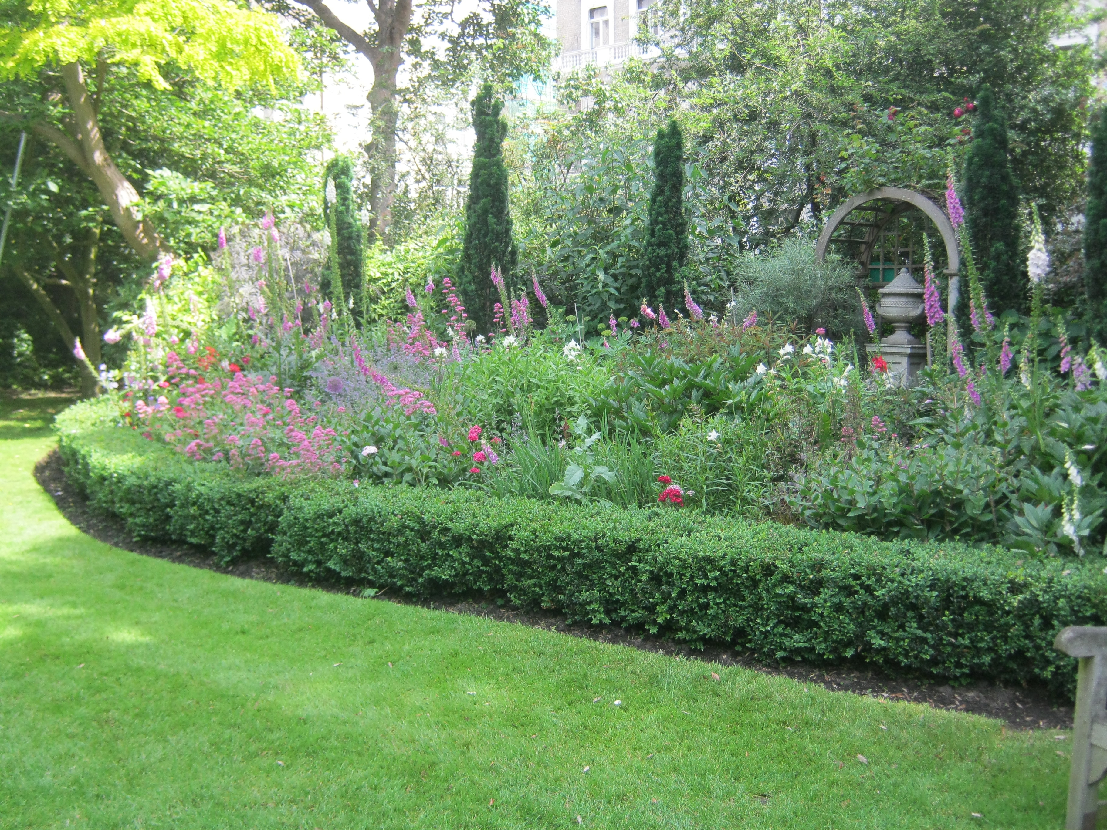 Kensington Square open gardens